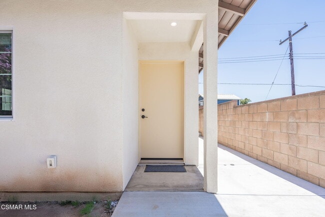 3242 Hereford Ct in Simi Valley, CA - Building Photo - Building Photo