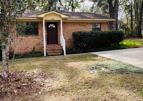 8789 Louvinia Way in Tallahassee, FL - Building Photo