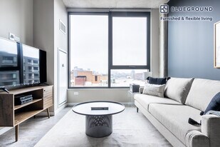 939 W Washington Blvd in Chicago, IL - Building Photo