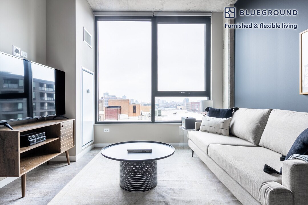 939 W Washington Blvd in Chicago, IL - Foto de edificio