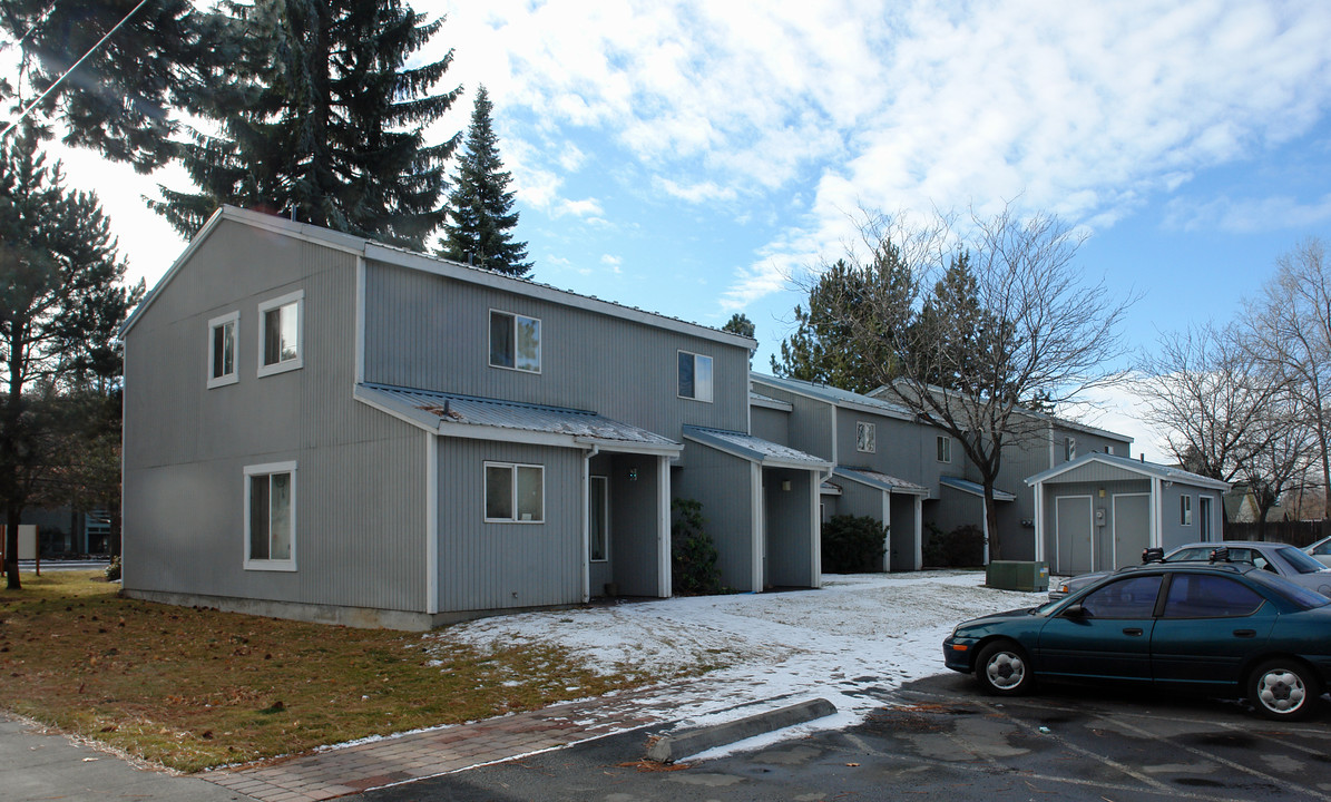 PILOT BUTTE TOWNHOMES in Bend, OR - Building Photo