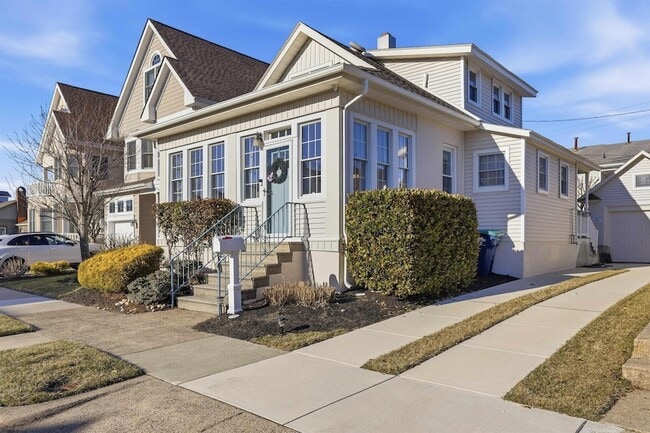 property at 115 N Sumner Ave