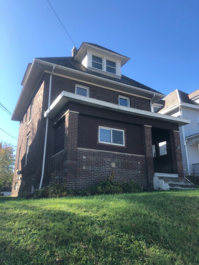 141 W Main St Rentals in Evans City, PA