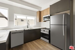 716 W 41st Pl in Los Angeles, CA - Building Photo