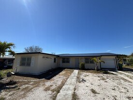 4143 Conway Blvd in Port Charlotte, FL - Building Photo