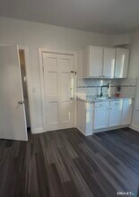 183 Ely Ave in Norwalk, CT - Foto de edificio - Building Photo