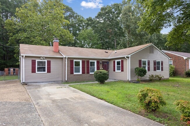 12 Chowan Pl in Newport News, VA - Building Photo - Building Photo
