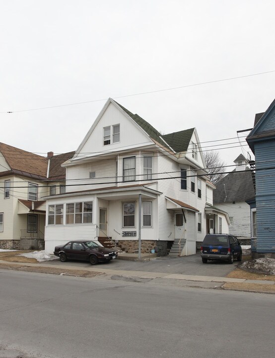 8 2nd Ave in Gloversville, NY - Foto de edificio