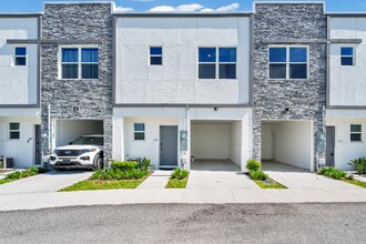 616 Trikomo Dr in Davenport, FL - Building Photo - Building Photo