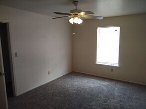 624 Mill St in San Marcos, TX - Building Photo - Building Photo