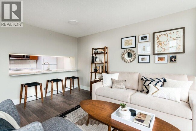 1288 Alberni St in Vancouver, BC - Building Photo - Building Photo