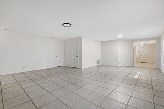8024 Coral Meadow Dr in Converse, TX - Building Photo - Building Photo