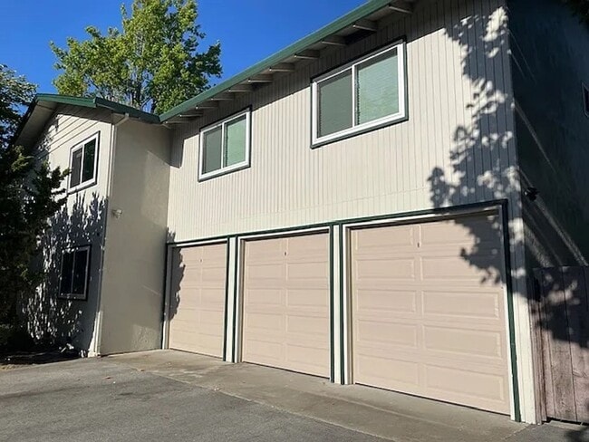1198 W Iowa Ave in Sunnyvale, CA - Building Photo - Building Photo