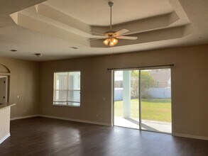 9713 Wydella St in Riverview, FL - Foto de edificio - Building Photo