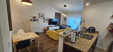 4911 Key Lime Dr, Unit 305 in Jacksonville, FL - Building Photo - Building Photo