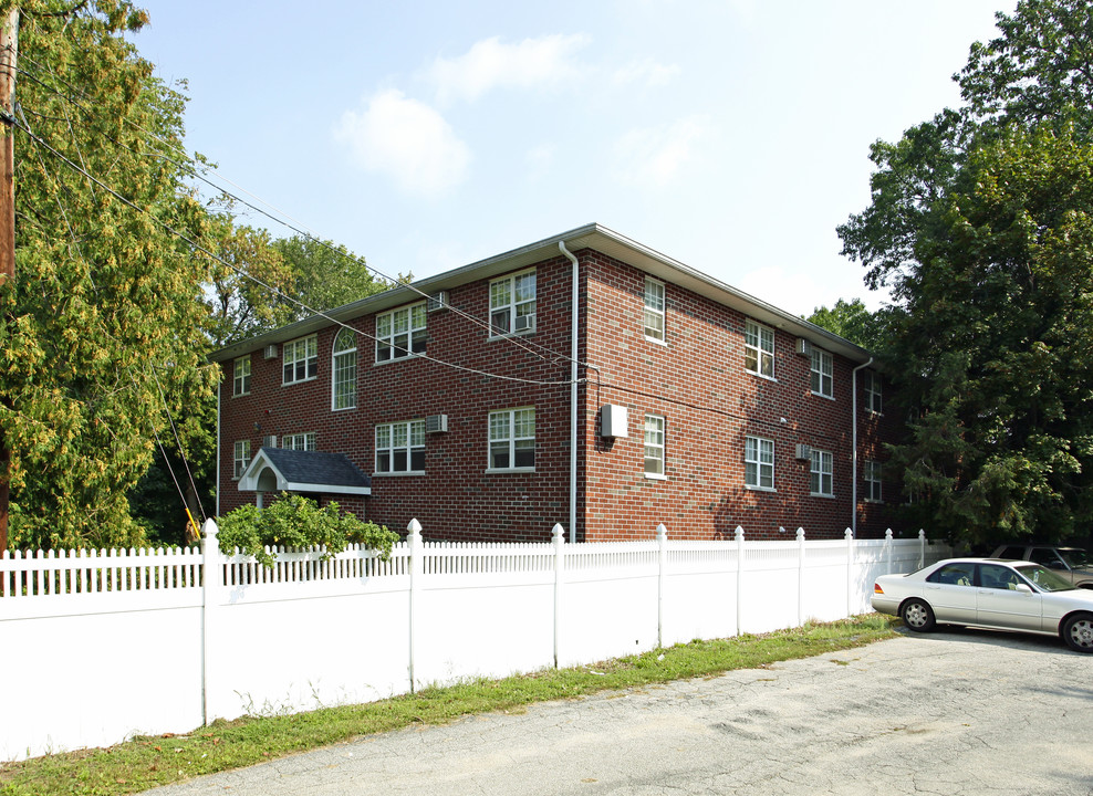 Arlington Arms Apartments in Nashua, NH - Building Photo