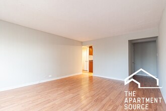 445 W Wellington Ave in Chicago, IL - Foto de edificio - Building Photo