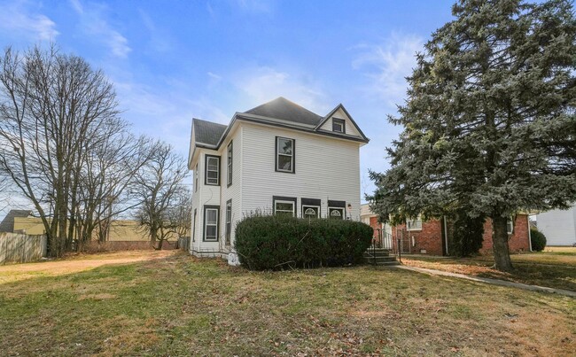 property at 131 W 13th St