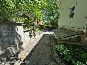20 Bigelow Hall in Saugerties, NY - Building Photo - Building Photo