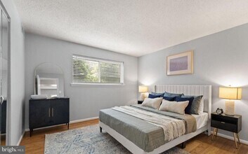 122 N Bedford St in Arlington, VA - Building Photo - Building Photo