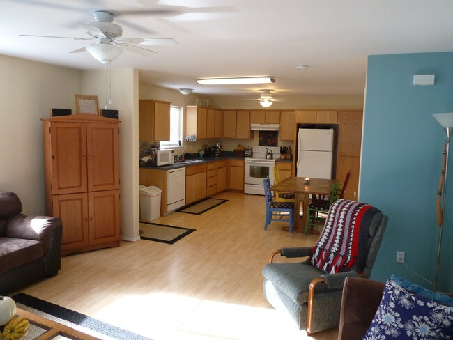 property at 513 N Jefferson St