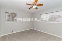 517 Village Ln photo'