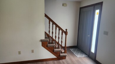 792 Moore St in Ludlow, MA - Building Photo - Building Photo