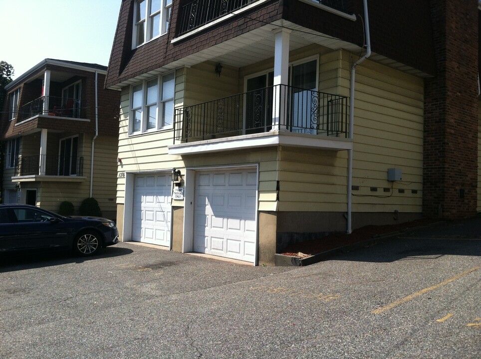 1274 River Rd, Unit 1274 River Road in Edgewater, NJ - Building Photo