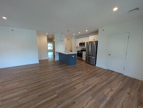 138 Highland Ave in Cheshire, CT - Building Photo - Building Photo