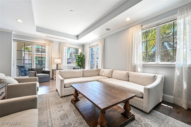 property at 433 5th St S