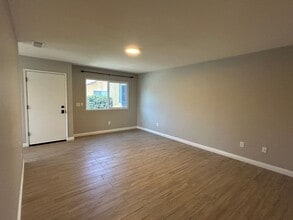 900 La Vida Ln in Porterville, CA - Building Photo - Building Photo
