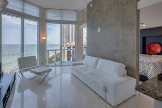 6515 Collins Ave in Miami Beach, FL - Building Photo - Building Photo
