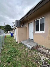 1460 NW 52nd St in Miami, FL - Building Photo - Building Photo