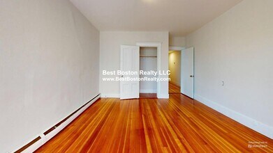 16 R Warren Ave, Unit 3 in Somerville, MA - Foto de edificio - Building Photo