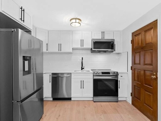 773 Massachusetts Ave in Boxborough, MA - Building Photo - Building Photo