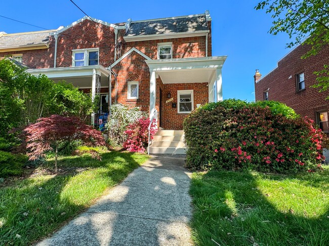 4419 13th St NE in Washington, DC - Foto de edificio - Building Photo