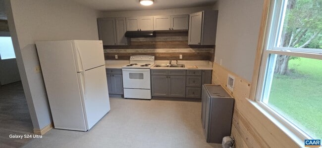 property at 67 Warwick Ln