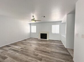 1121 Olvera Way in Las Vegas, NV - Building Photo - Building Photo