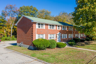 Oakridge Apartments in Willimantic, CT - Building Photo - Primary Photo