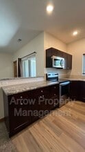102 Locust St in Hickman, NE - Building Photo - Building Photo