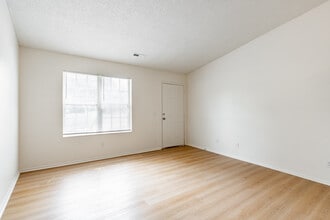 Roxford Village in Pataskala, OH - Foto de edificio - Interior Photo