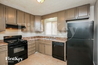 1080 Buckhurst Dr in College Park, GA - Foto de edificio - Building Photo