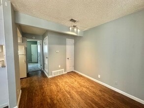 2205 Muroc St in Austin, TX - Building Photo - Building Photo