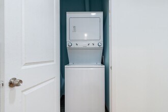 Temple Apartments in Philadelphia, PA - Foto de edificio - Interior Photo