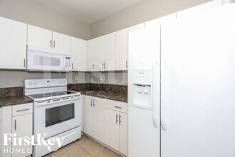 24521 SW 110th Ave in Homestead, FL - Foto de edificio - Building Photo