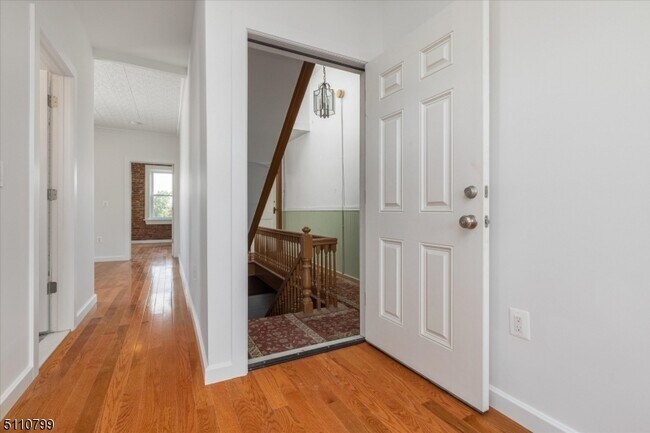 200 Forest St in Montclair, NJ - Building Photo - Building Photo