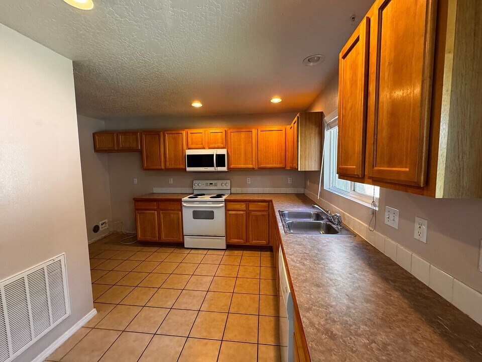 9564 W Weir Hollis Dr in Boise, ID - Building Photo