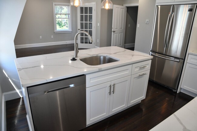 27 Tower St, Unit 3 in Boston, MA - Building Photo - Building Photo