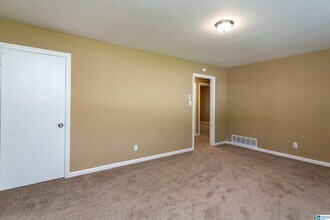 524 Jane Ann Cir in Birmingham, AL - Foto de edificio - Building Photo