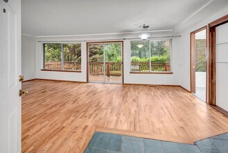 3065 124th Ave NE in Bellevue, WA - Building Photo - Building Photo